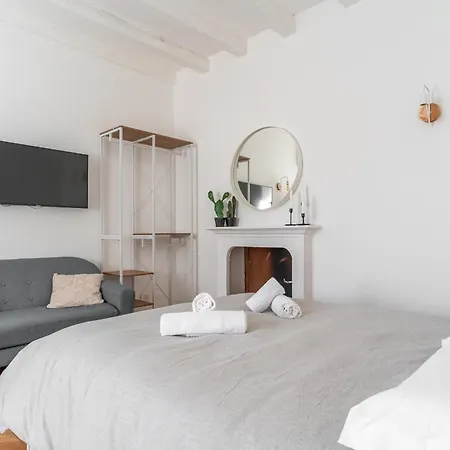 - Alzaia Naviglio Grande Apartament *