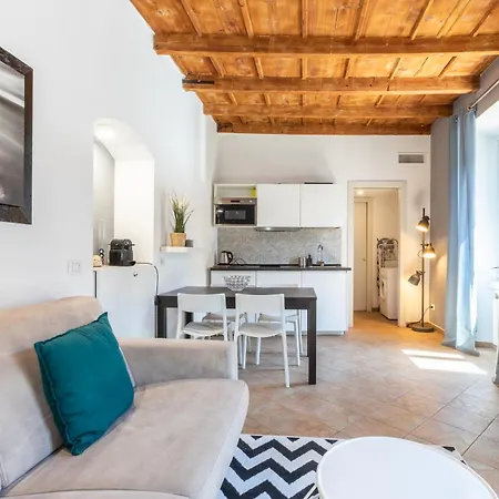 - Alzaia Naviglio Grande Apartament *