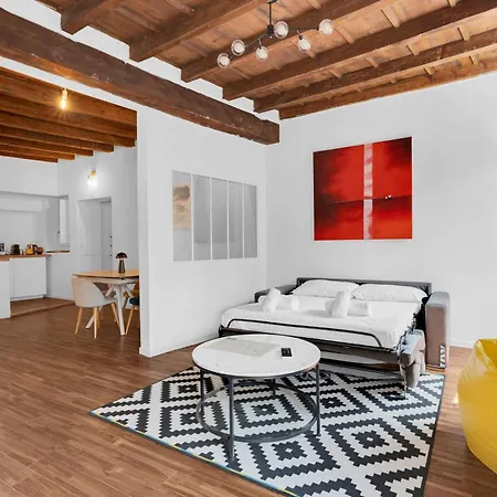 - Alzaia Naviglio Grande Appartement *